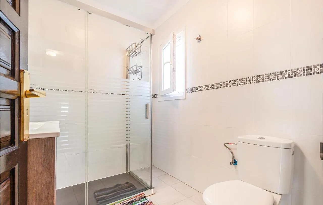 Дом отдыха Nice Home In Velez Malaga With Kitchen Альгарробо-Коста